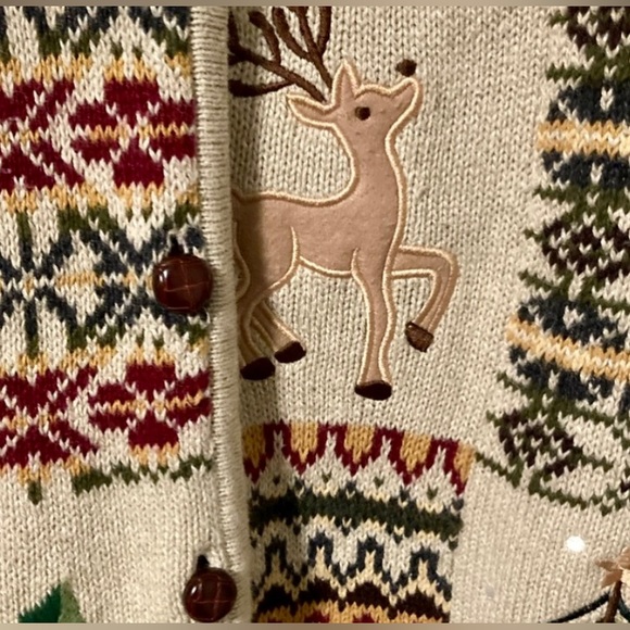 Holiday Sweater with Reindeer and Snowflake Patterns Cardigan Size L - Picture 10 of 14